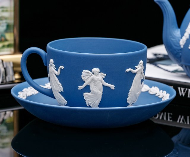 人気送料無料◎ウェッジウッド250周年記念　紺色ジャスパー 綺麗なマグカップ 「演奏少女」◎s43箱付 ウェッジウッド