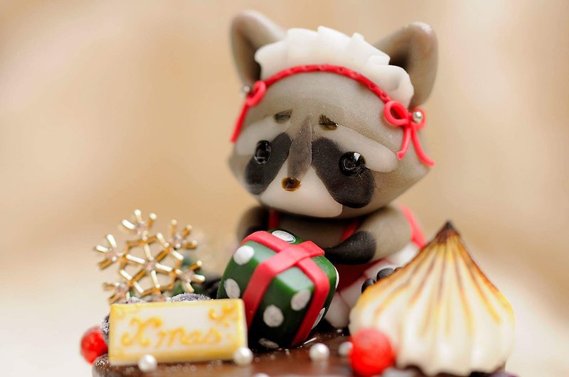 Sweet Dream☆Christmas☆Maid Raccoon Girl Chocolate Soufflé Thick Muffin/Pure Decoration/Exchanging Gifts - Items for Display - Clay Red