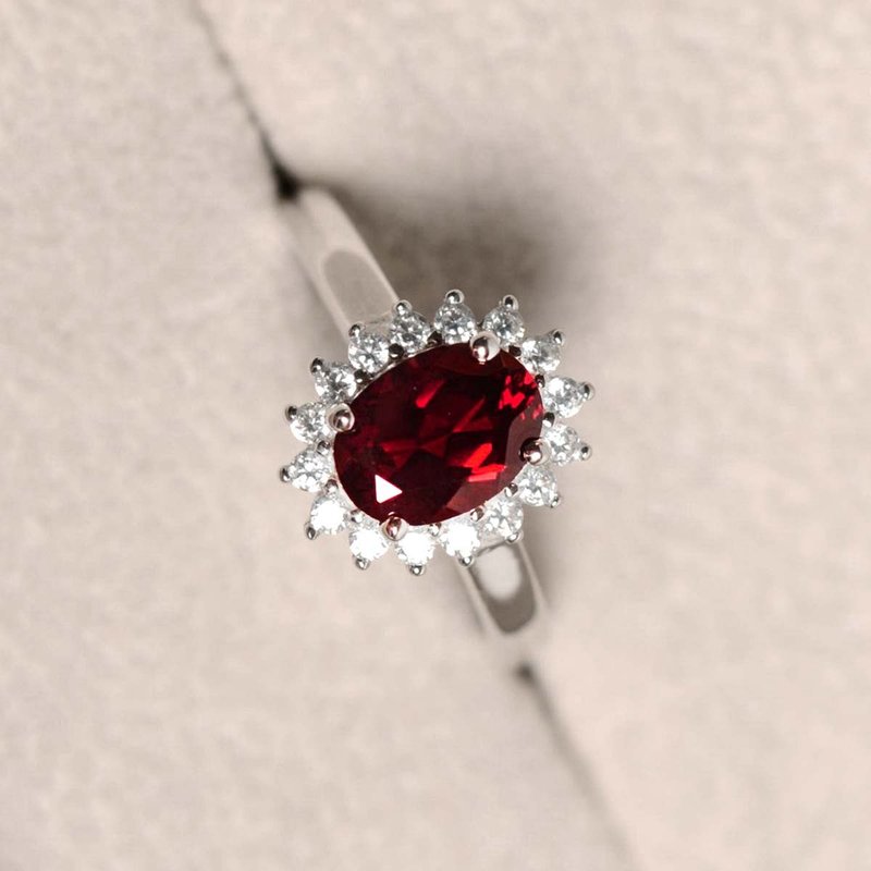 Natural ruby ring silver sterling 8.5 x 6.5 mm. size 7.0 free resize - 戒指 - 純銀 紅色