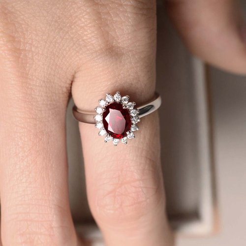 シルバーリング、レッドルビー宝石、8.5 x 6.5、結婚指輪または