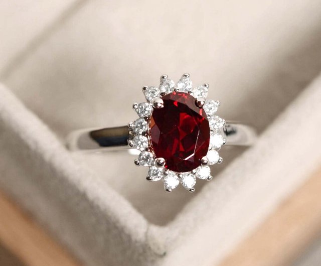 シルバーリング、レッドルビー宝石、8.5 x 6.5、結婚指輪または
