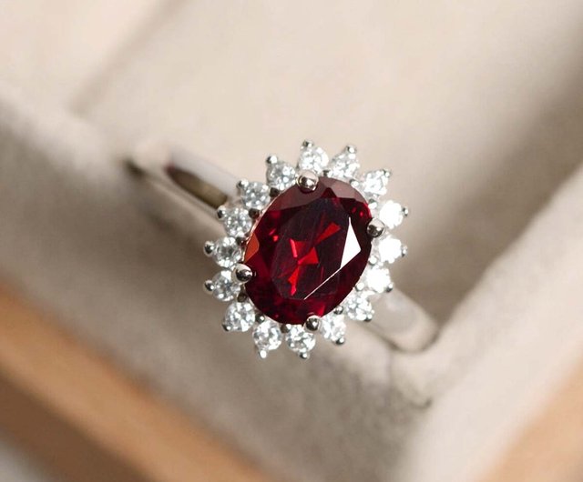 シルバーリング、レッドルビー宝石、8.5 x 6.5、結婚指輪または