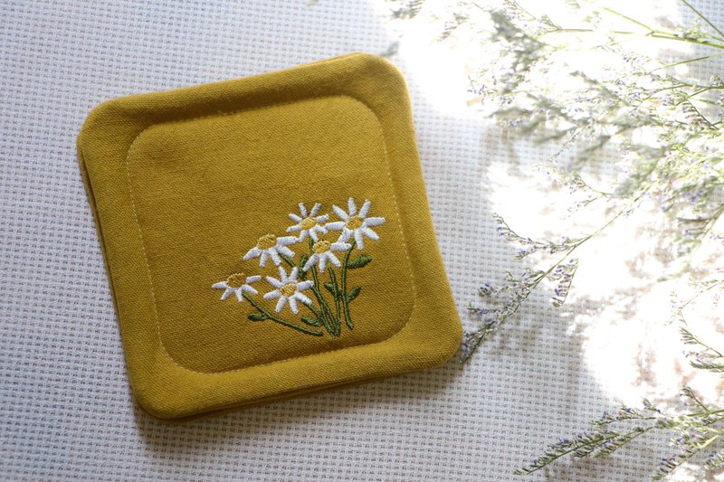 芥末黃/杯墊/刺繡款/自家繪製電繡/如果三巷 - 杯墊 - 棉．麻 橘色
