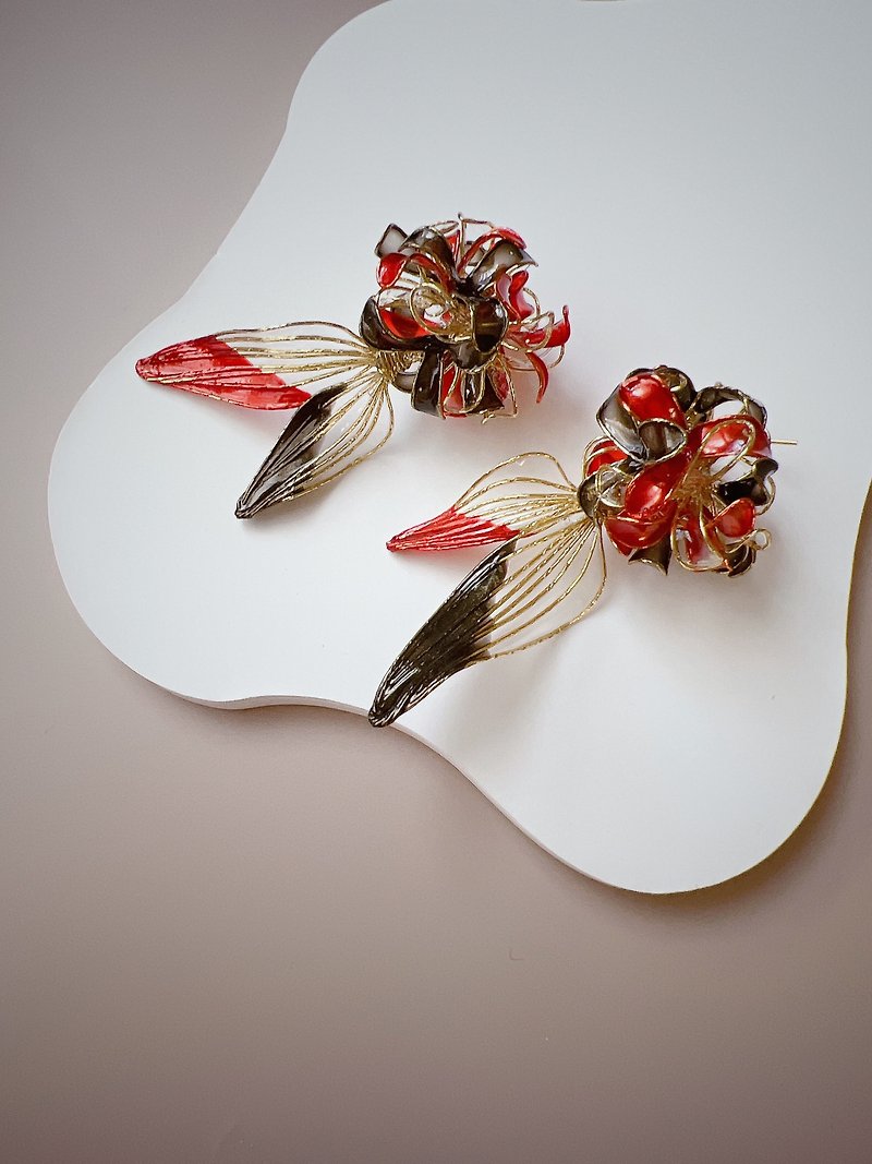 Roaming black red fish pendant type resin earrings - Earrings & Clip-ons - Resin Red