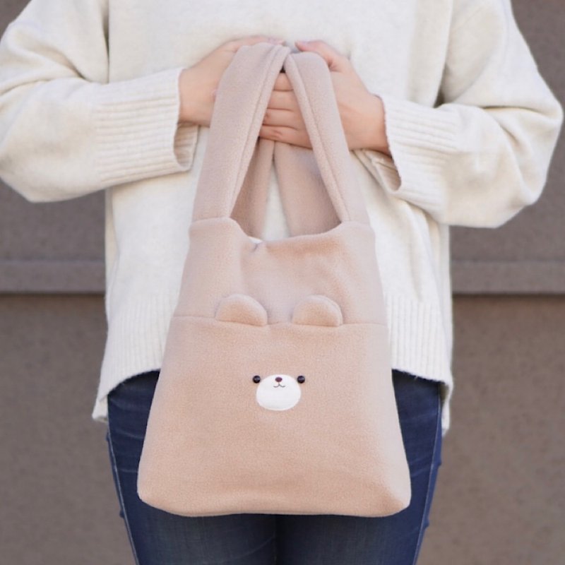 Fluffy bear bag - กระเป๋าถือ - วัสดุอื่นๆ สีนำ้ตาล
