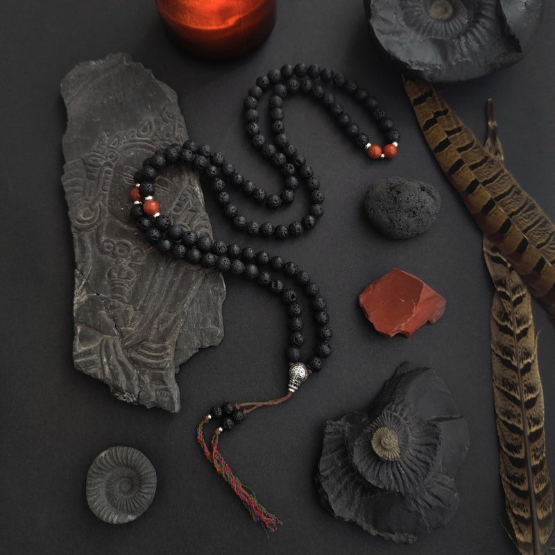 Mala TENSUM NORBU / Traditional Tibetan Japa Mala of Black Lava & Red Jasper 108 - สร้อยคอยาว - เครื่องประดับพลอย สีดำ