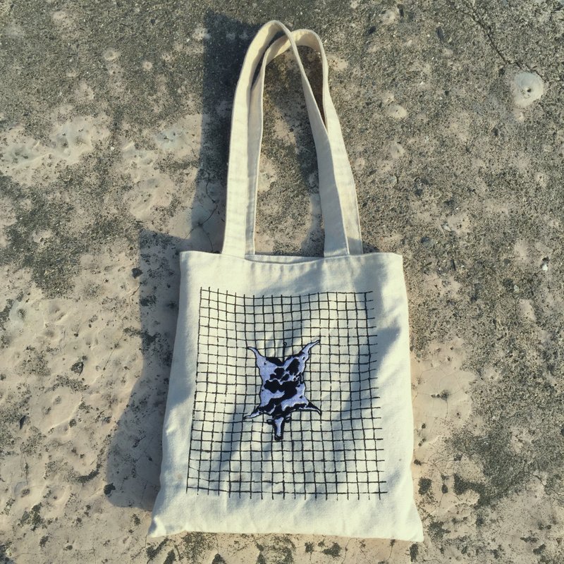 刺繡乳牛皮托特包-黑格子白色 - 側背包/斜背包 - 棉．麻 白色
