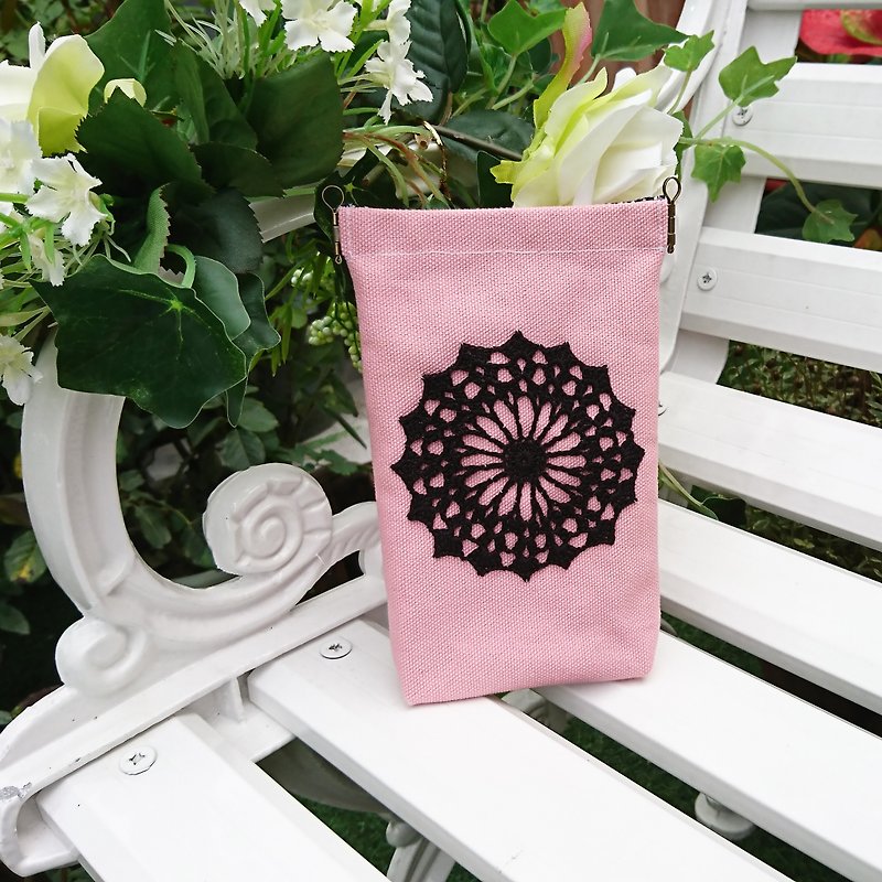 Cloth series mobile phone bag [screen fire] pink black - กระเป๋าแมสเซนเจอร์ - ผ้าฝ้าย/ผ้าลินิน สึชมพู