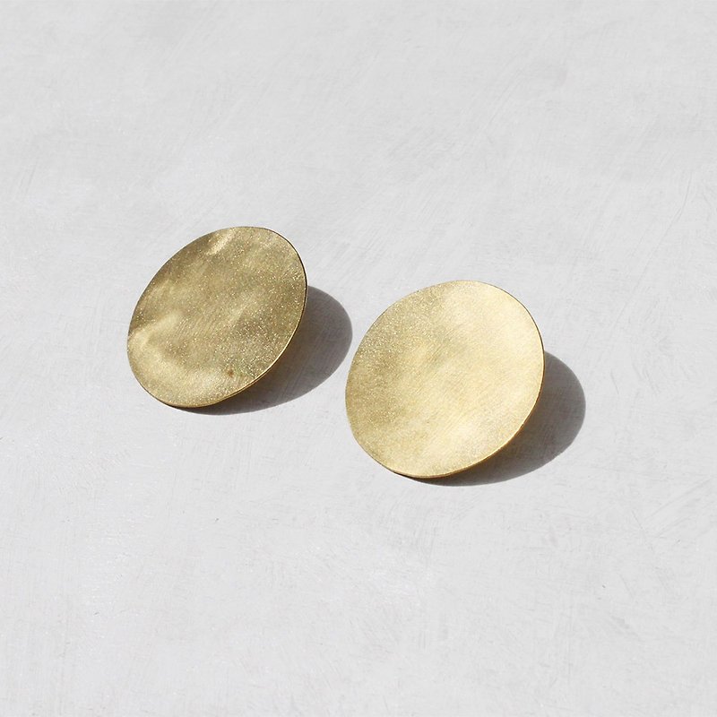 簡約黃銅大圓片耳環 - 925純銀耳針 - 耳環/耳夾 - 其他金屬 金色