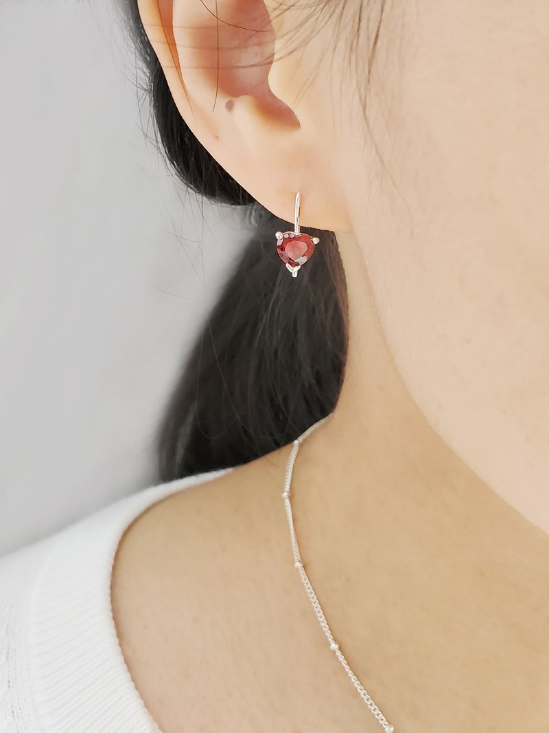 Stone Sterling Silver Earrings / JIEGEM Sister's Jewelry - ต่างหู - เครื่องเพชรพลอย สีแดง