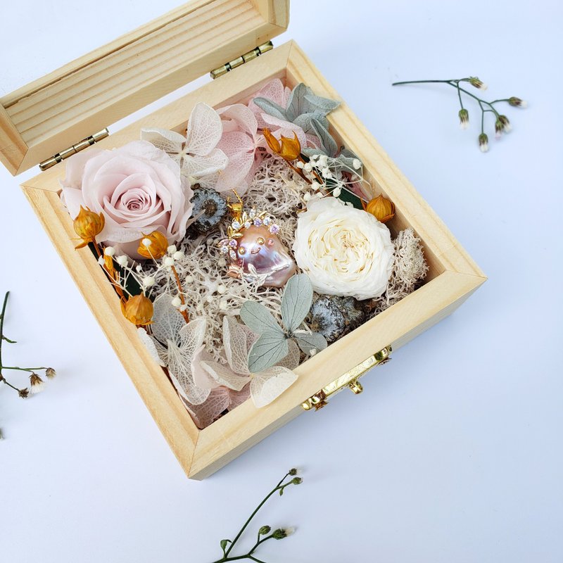 Baroque 原創設計珍珠擺設木盒連金屬小支架 - 擺飾/家飾品 - 木頭 