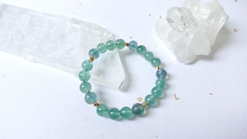 Green Strawberry Crystal × Green Stone Crystal Bracelet [Design] Natural Crystal Design Bracelet - Bracelets - Crystal Green