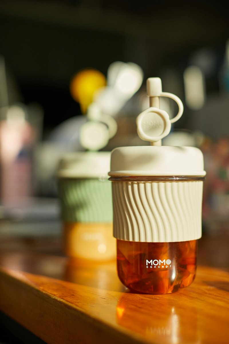 日本 MOMOCONCEPT 冰美式 隨行咖啡杯 380ml - 水壺/水瓶 - 塑膠 多色