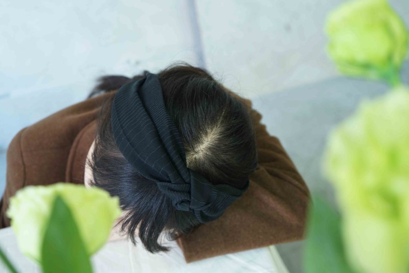 和服改製手工髮箍-宇宙軌跡-黑-扭結款 - 頭箍/髮帶/髮圈 - 絲．絹 黑色