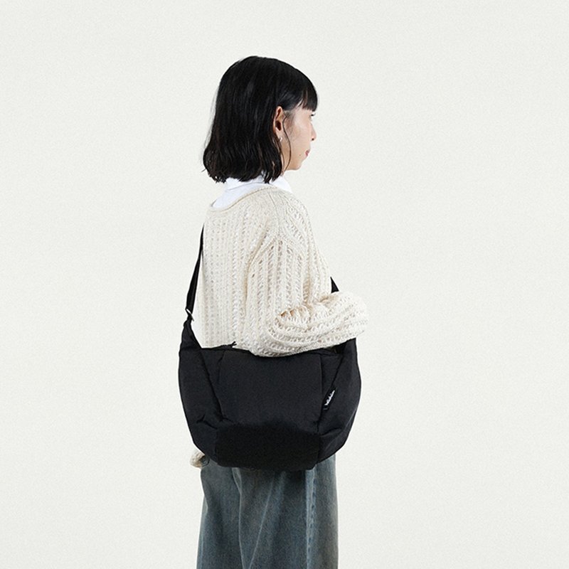 【FW25全新Wander系列】MILES 日常斜背包 中號 (翠黑色) - 側背包/斜背包 - 環保材質 黑色
