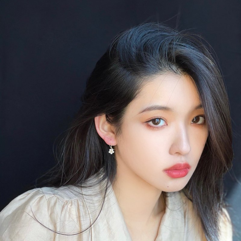 Hi Onion原創夏日白晝小眾復古迷你短款珍珠耳環耳線耳夾簡約百搭 - 耳環/耳夾/耳骨夾 - 其他材質 粉紅色