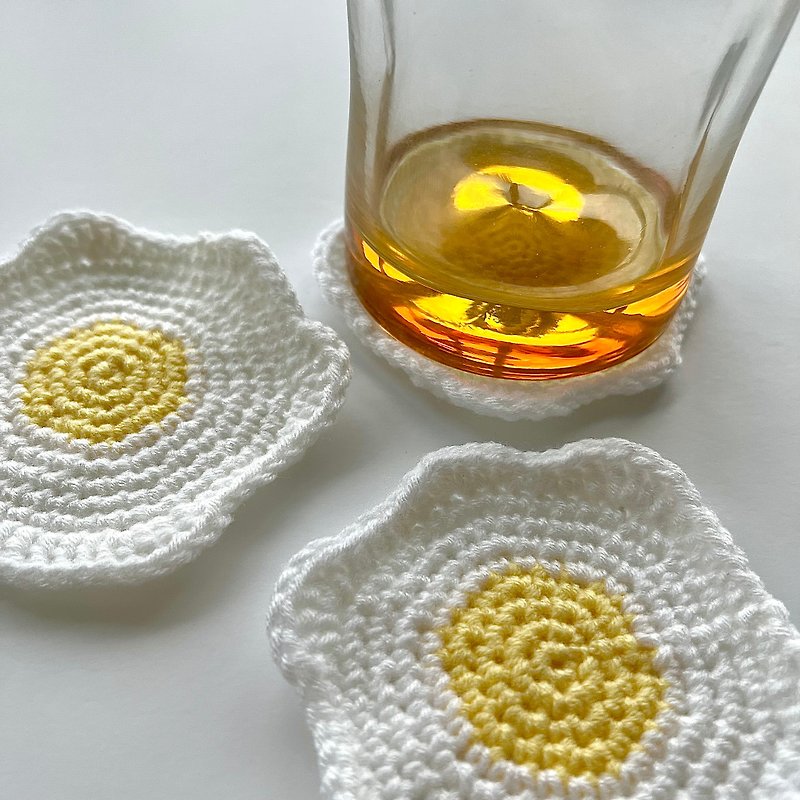 ผ้าฝ้าย/ผ้าลินิน ที่รองแก้ว ขาว - Handmade Egg Coaster