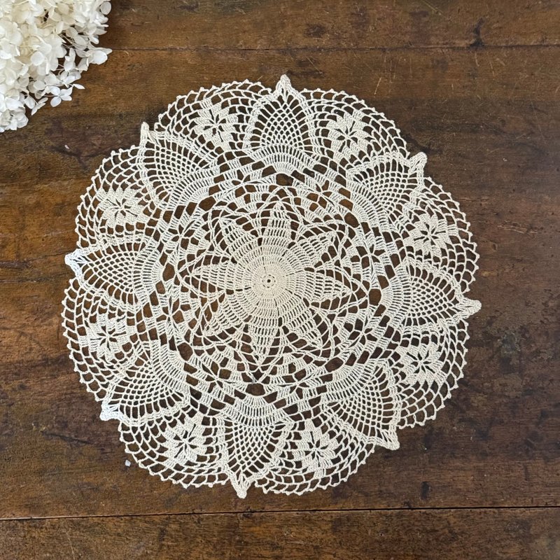 50610-迷人法國蕾絲墊35cm - 擺飾/家飾品 - 棉．麻 