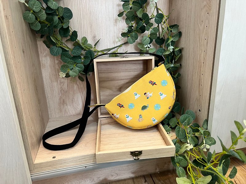 [Special offer] Eco-friendly half-moon cross-body bag (parent-child bag/children’s backpack/SGS/mobile phone bag) - Messenger Bags & Sling Bags - Eco-Friendly Materials Multicolor