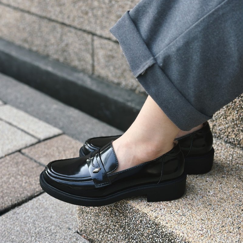 淚光閃閃學院風樂福鞋-黑膠 - 女休閒鞋/帆布鞋 - 真皮 黑色