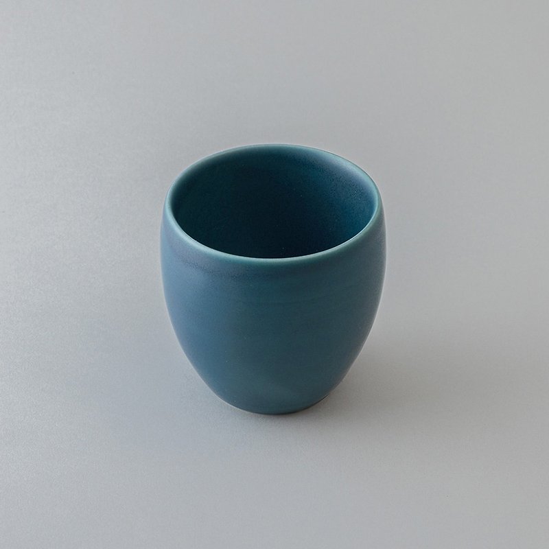 日本39arita 日本製有田燒陶瓷雙層隔熱杯-200ml-青伊羅保 - 茶壺/茶杯/茶具 - 陶 藍色