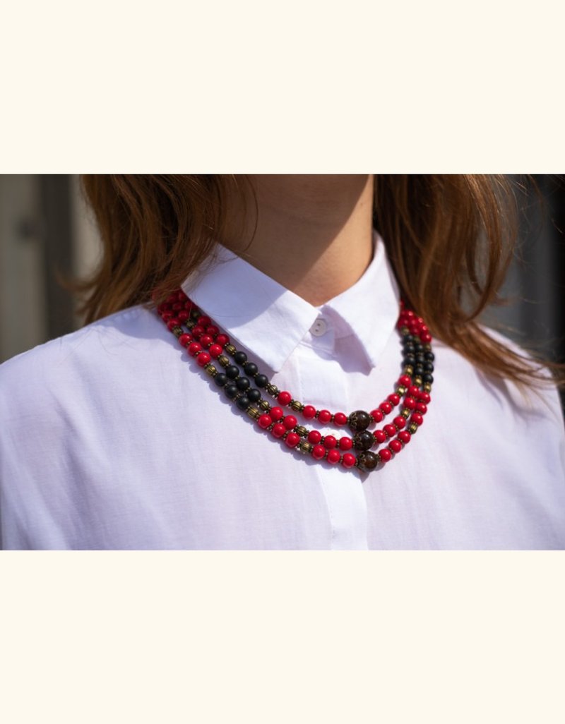 Red and black necklace in three rows - 項鍊 - 半寶石 紅色