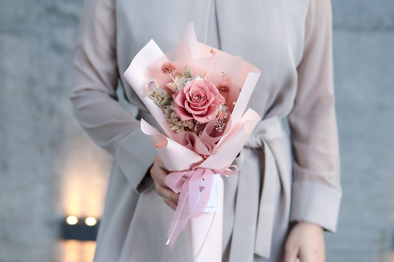 ロマンチックな韓国風フラワーブーケ バレンタインデーギフト 卒業式ブーケ バラ - ドライフラワー・ブーケ - 寄せ植え・花 ピンク