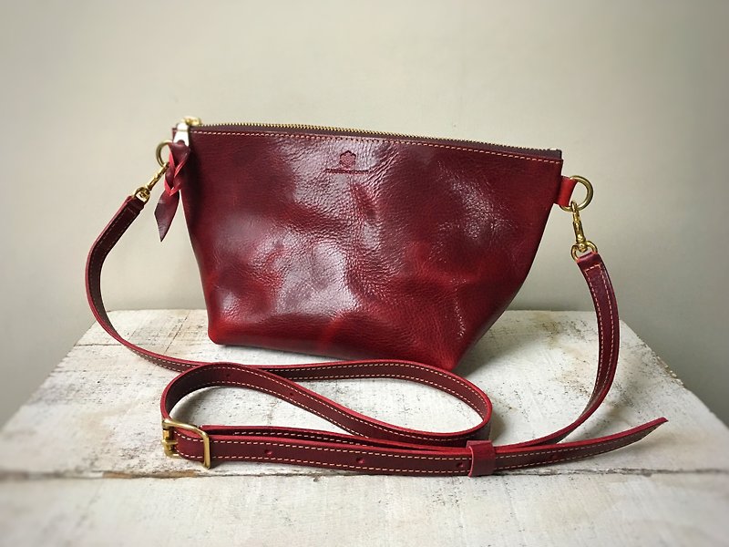 Domestic oil leather Nume leather clutch shoulder pouch barco L dark cherry - Messenger Bags & Sling Bags - Genuine Leather Red