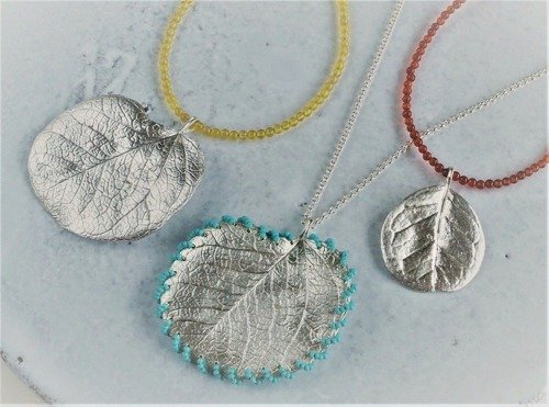 Eucalyptus leaf necklace [P073SV(NS)]