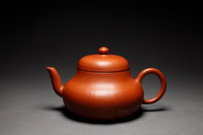 【君德11】 龍山堂 古法純手工 摹古系列 小煤窯老朱泥170cc - 茶壺/茶杯/茶具 - 陶 紅色