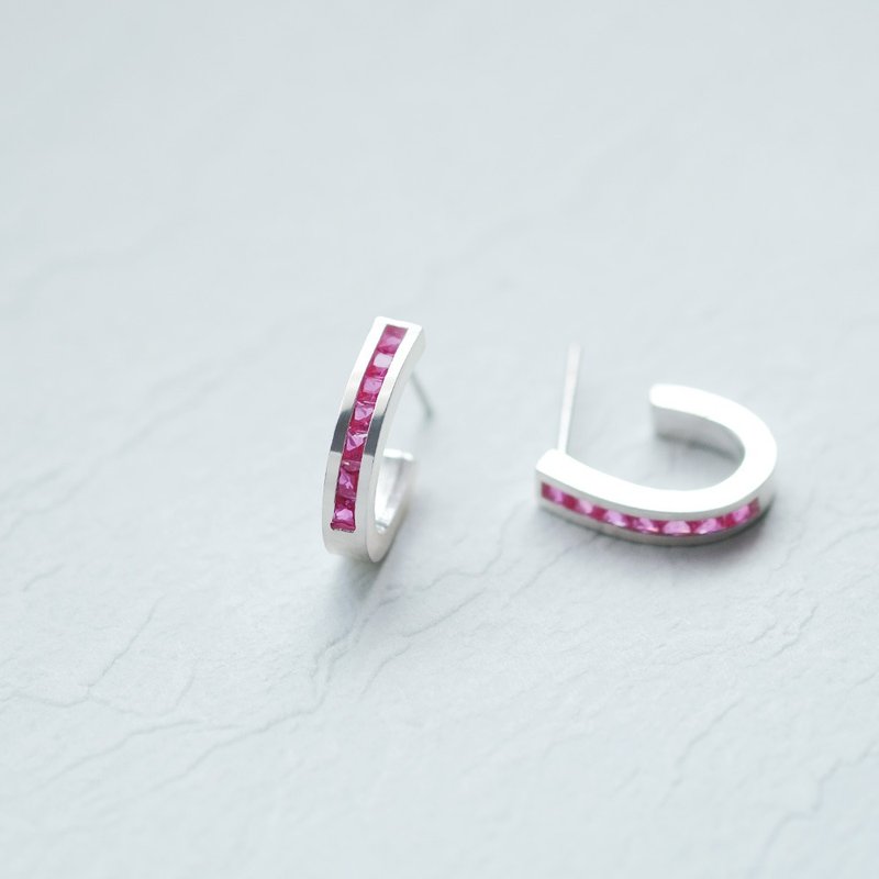 Ruby hoop earrings in 925 Silver - ต่างหู - โลหะ สีแดง