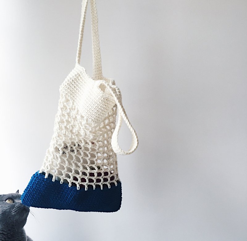 Handmade tote bag - Messenger Bags & Sling Bags - Cotton & Hemp White