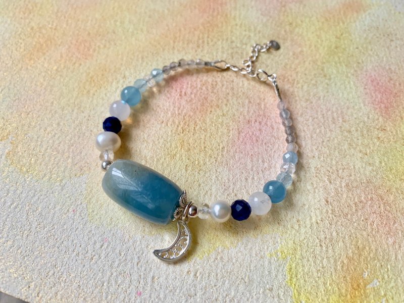 Good Moon - Aquamarine, natural pearls, moonstone, 925 sterling silver - สร้อยข้อมือ - คริสตัล สีน้ำเงิน