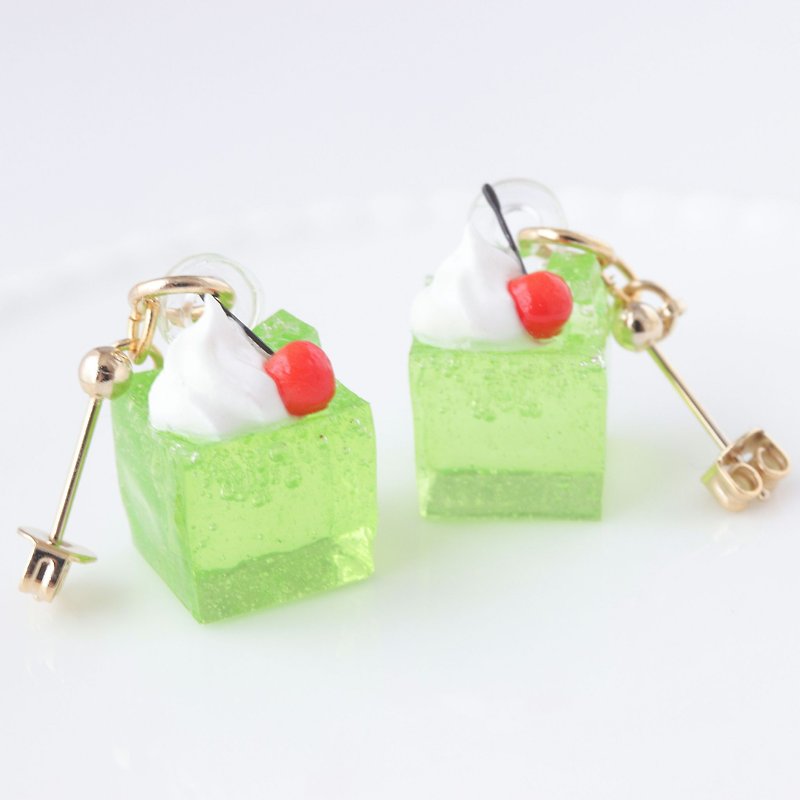 Melon Soda Cube Float (Soft Ice Cream/Earrings/ Clip-On)-Handmade-Earrings/ Clip-On - ต่างหู - เรซิน สีเขียว