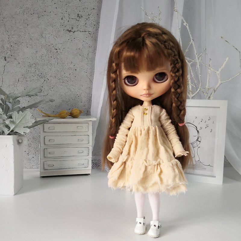 Beige dress for Blythe doll , Clothes Blythe doll, Outfit Blythe doll - ตุ๊กตา - ผ้าฝ้าย/ผ้าลินิน 
