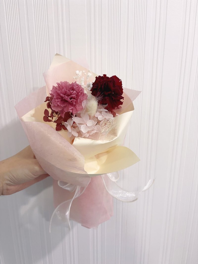 永生康乃馨 可愛甜美粉 畢業花束 生日花束 母親節花束 - 乾燥花/永生花 - 植物．花 粉紅色