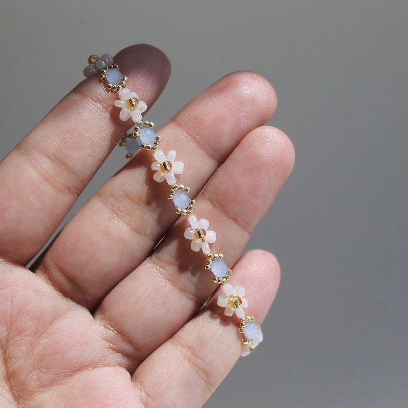 Thin crystal bracelet, Blue flower bracelet, Beaded floral bracelets, Jewelry - Bracelets - Glass White