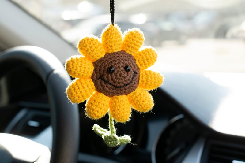 Sunflower car accessories, rear view mirror charm, pendant, 平安車掛, 针织玩具 汽車用品 - 吊飾/掛飾 - 棉．麻 黃色