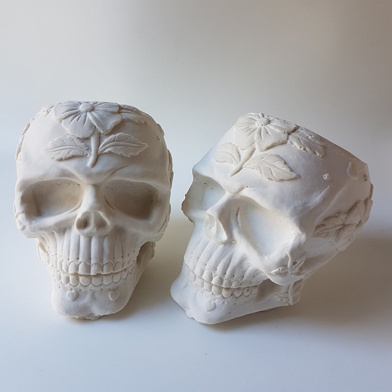 Skeleton Head candle holder - Candles & Candle Holders - Other Materials White