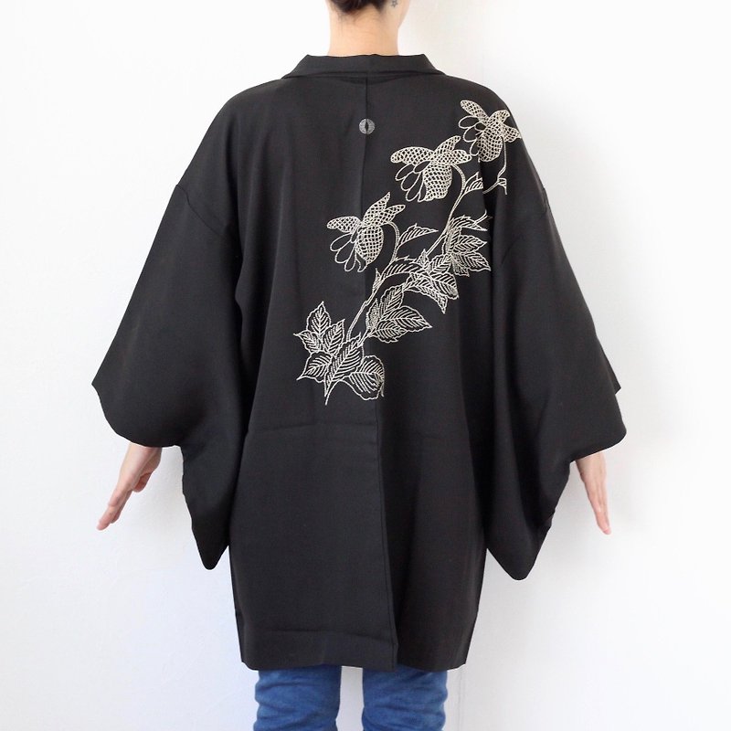 embroidered floral kimono, Japanese silk kimono, kimono jacket /3882 - เสื้อแจ็คเก็ต - ผ้าไหม สีดำ