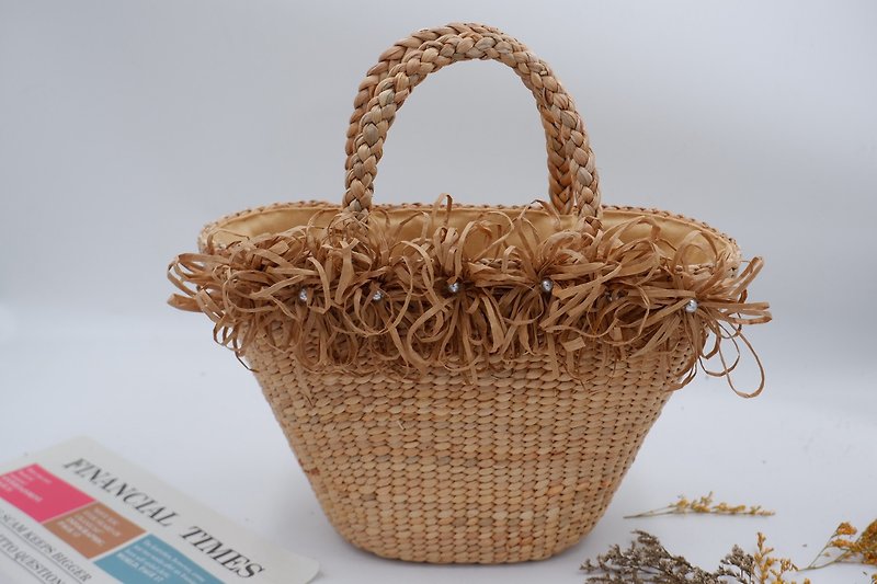 basketbag water hyacinth bag strawbag beachbag - กระเป๋าถือ - พืช/ดอกไม้ สีทอง