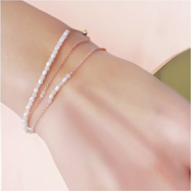 Mini berry pink pearl 14k alloy bracelet Rose Pearl Bracelet - สร้อยข้อมือ - โลหะ สึชมพู