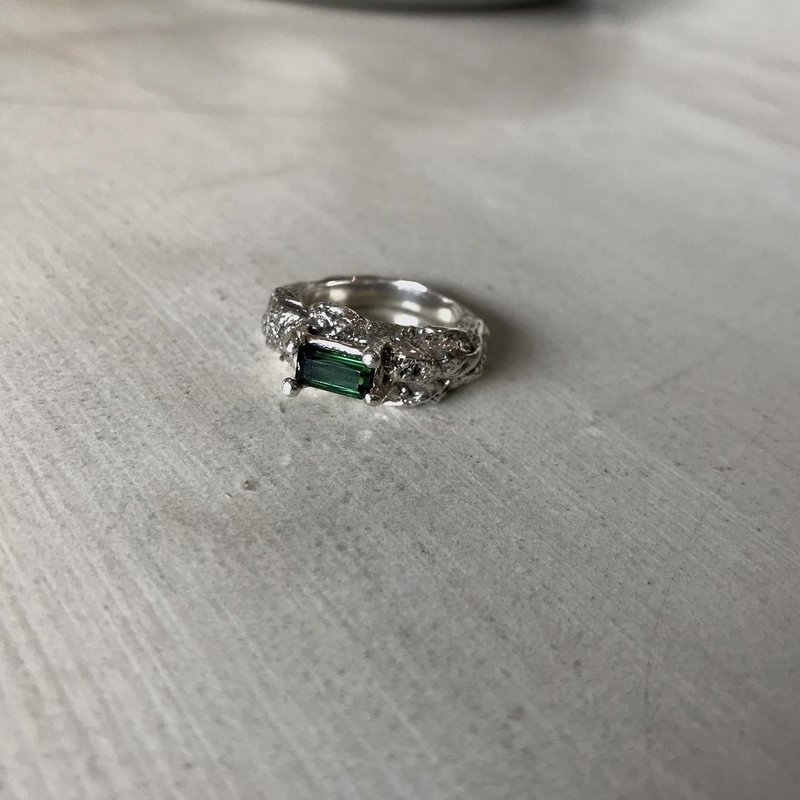 Forêt Sterling Silver Green Tourmaline Ring - แหวนทั่วไป - เงินแท้ สีเงิน