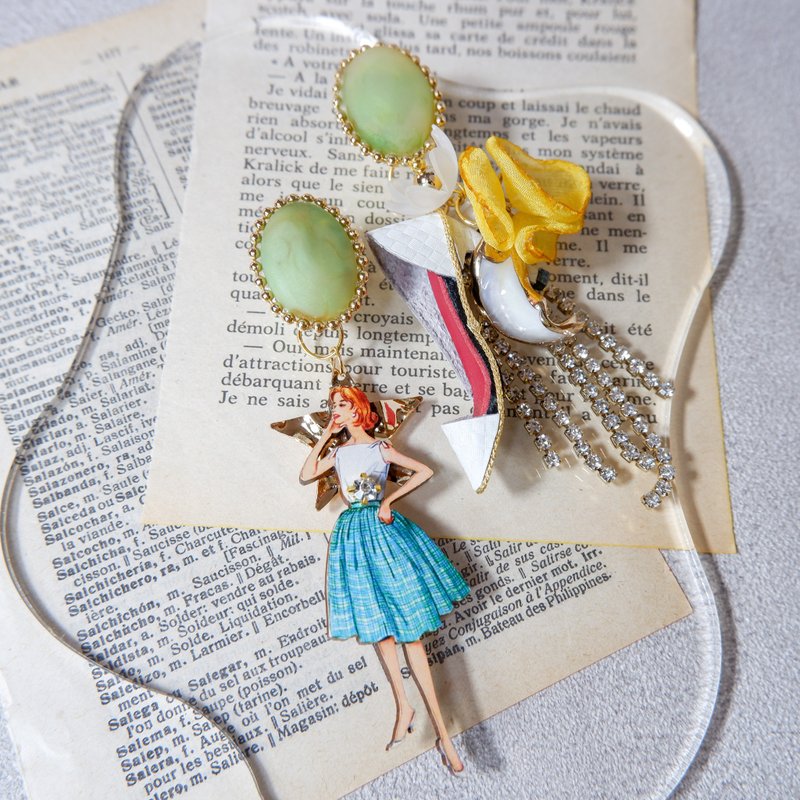 Pistachio cabochon and white heel - ต่างหู - หนังแท้ สีเขียว