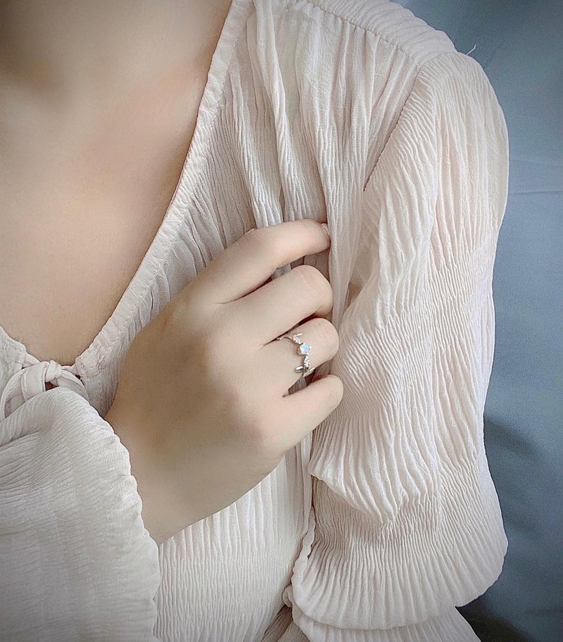 MIH金工首飾 | 月光森林 月光石純銀戒指 moonstone silver ring - 戒指 - 純銀 銀色