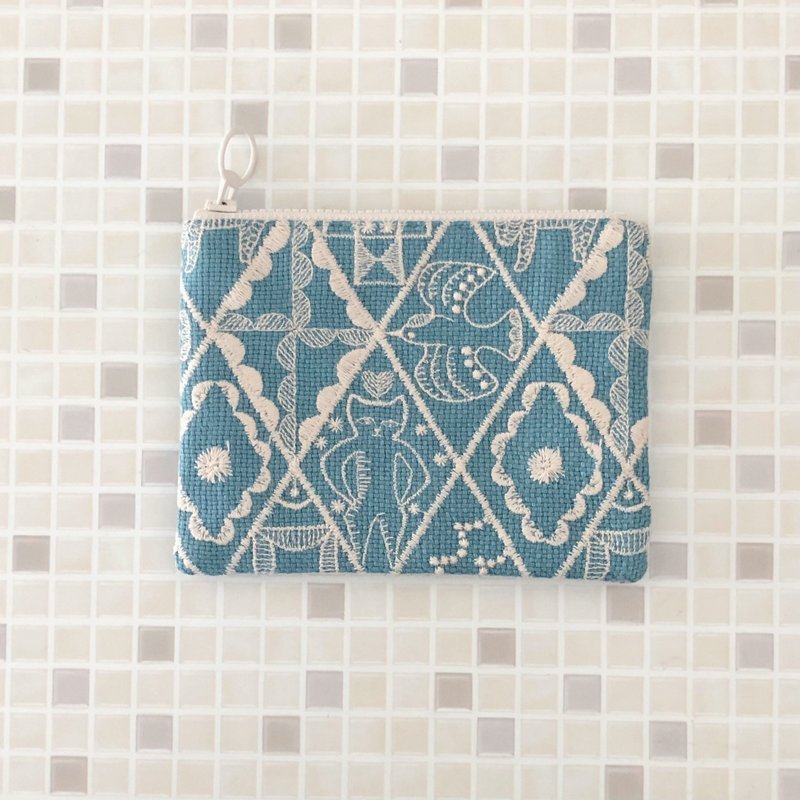 Storage bag Handmade mini pouch Popular pattern Blue mina perhonen symphony - กระเป๋าเครื่องสำอาง - ผ้าฝ้าย/ผ้าลินิน สีน้ำเงิน