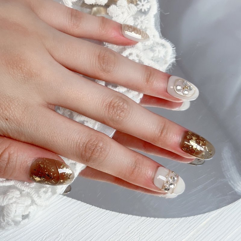 press on nail baroque-inspired/hand-drawn line art and gold sparkling fake nail - Nail Polish & Acrylic Nails - Other Materials Gold