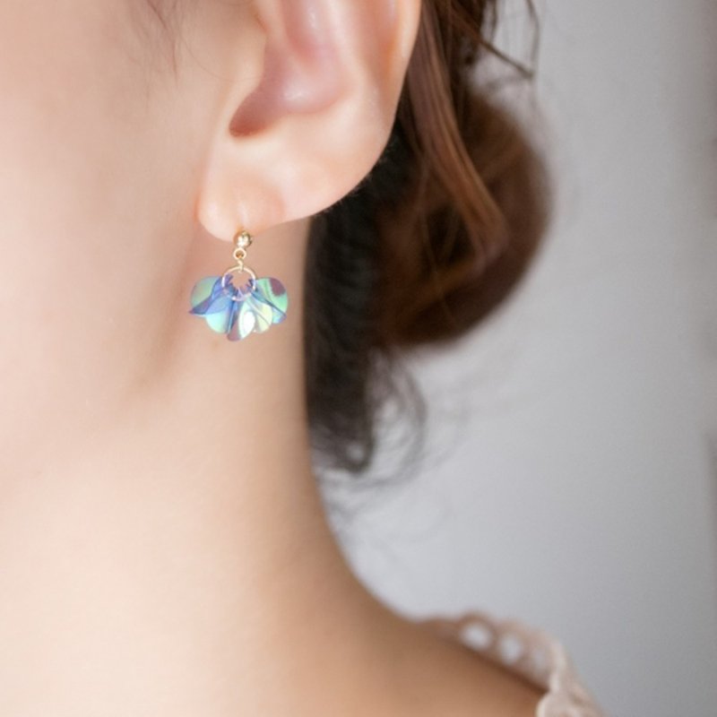 Blue | Flowering frills | Earrings / Clip-On | 18kgp - Earrings & Clip-ons - Other Metals Blue