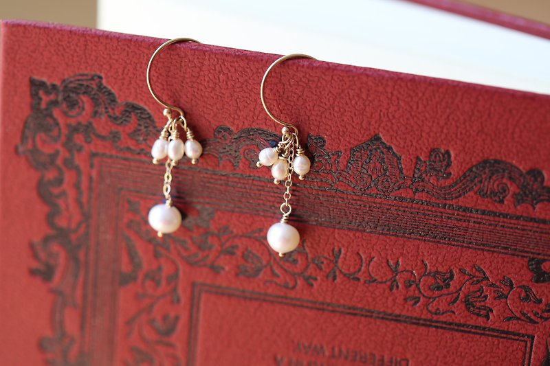 Pearl flower earrings│14kgf natural pearls can be changed as a clip-on birthday gift - Earrings & Clip-ons - Gemstone White