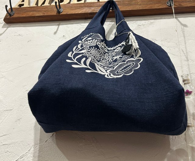 I wanted a tote bag like this AMBER original linen embroidery bag